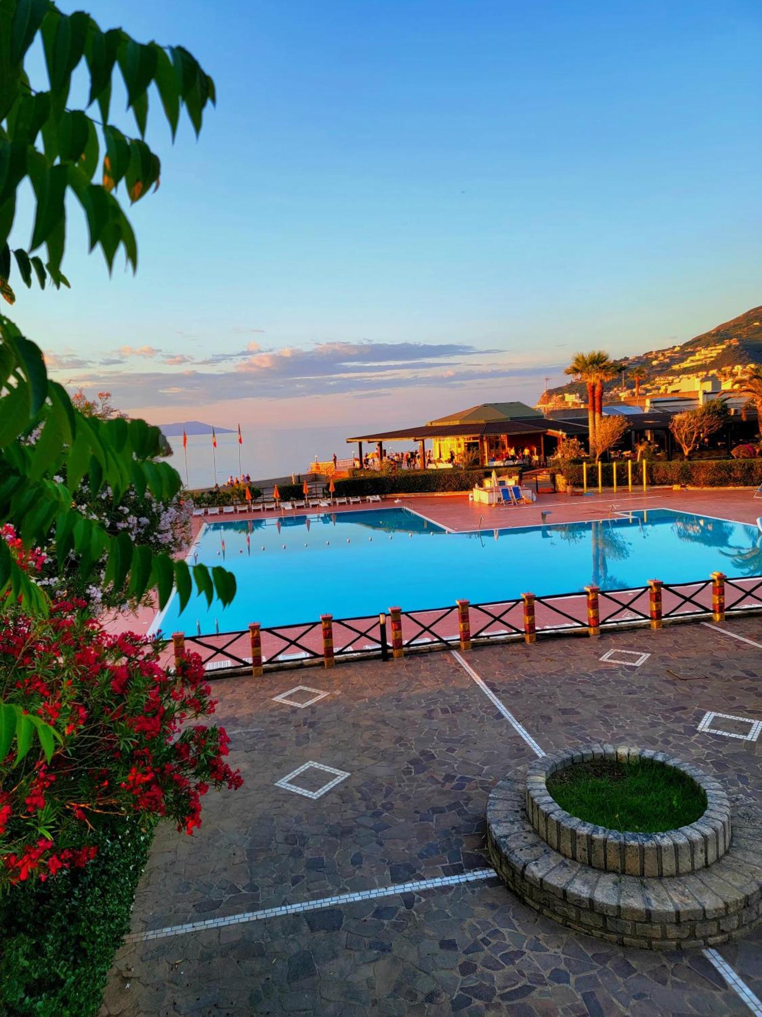 Villaggio Hotel Club Calanovellamare Piraino Exterior foto